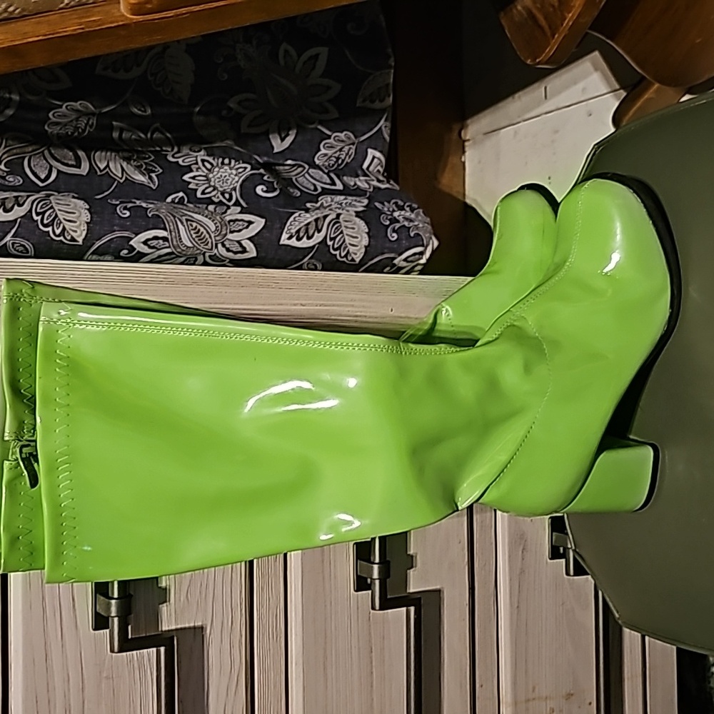 Ellie lime green tall boots sz 9
